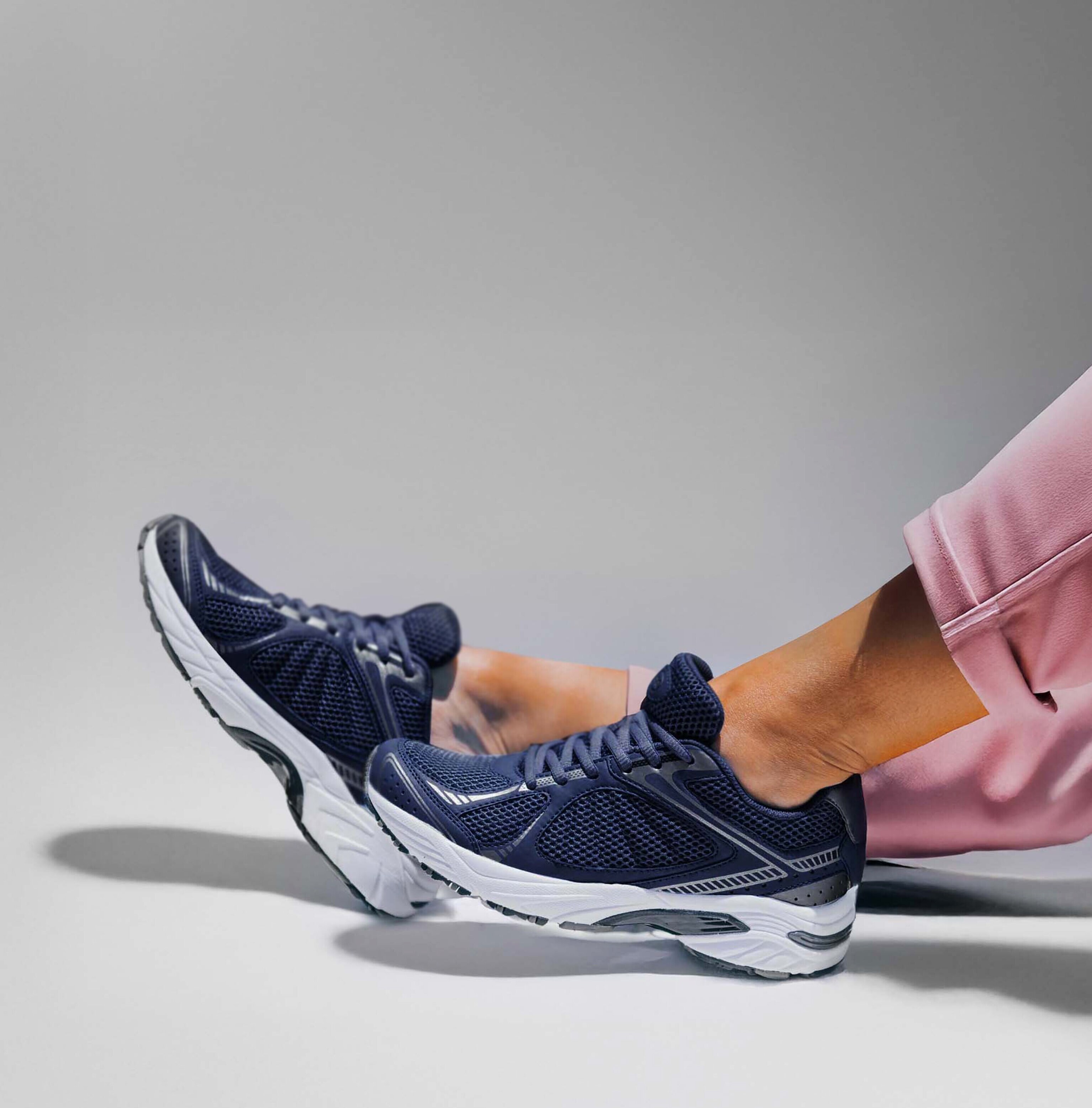 https://www.minfot.se/pub_docs/files/scholl-sprinter-navy-kampanj.jpg