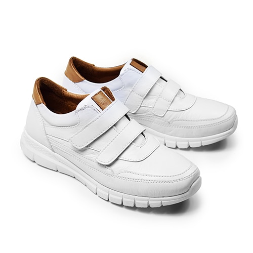 Charlotte-Sneakers-April-White-Brandy.jpg
