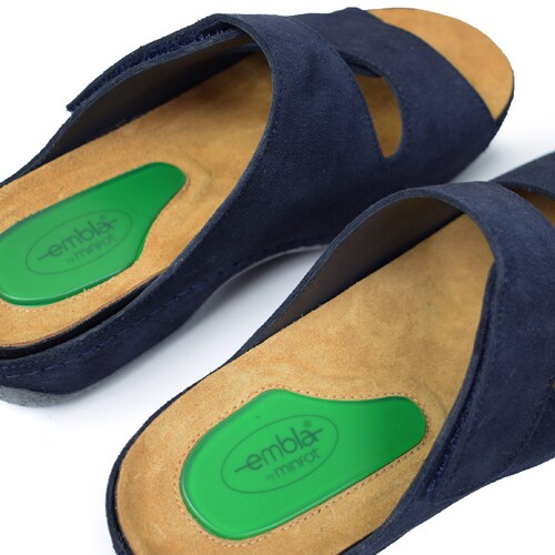 Embla-by-minfot-sandaler-gelkudde-navy.jpg