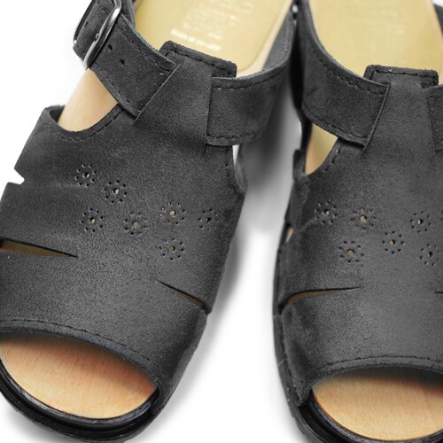 Embla-svea-svart-sviktande-skor.jpg
