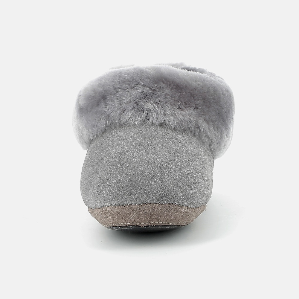 MinFot-Lounge-Light-Grey-fårskinnstofflor.jpg