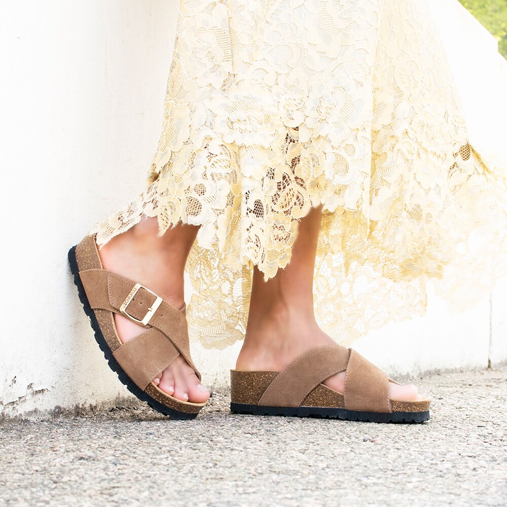 Minfot-Lily-Suede-Latte-damsandaler.jpg