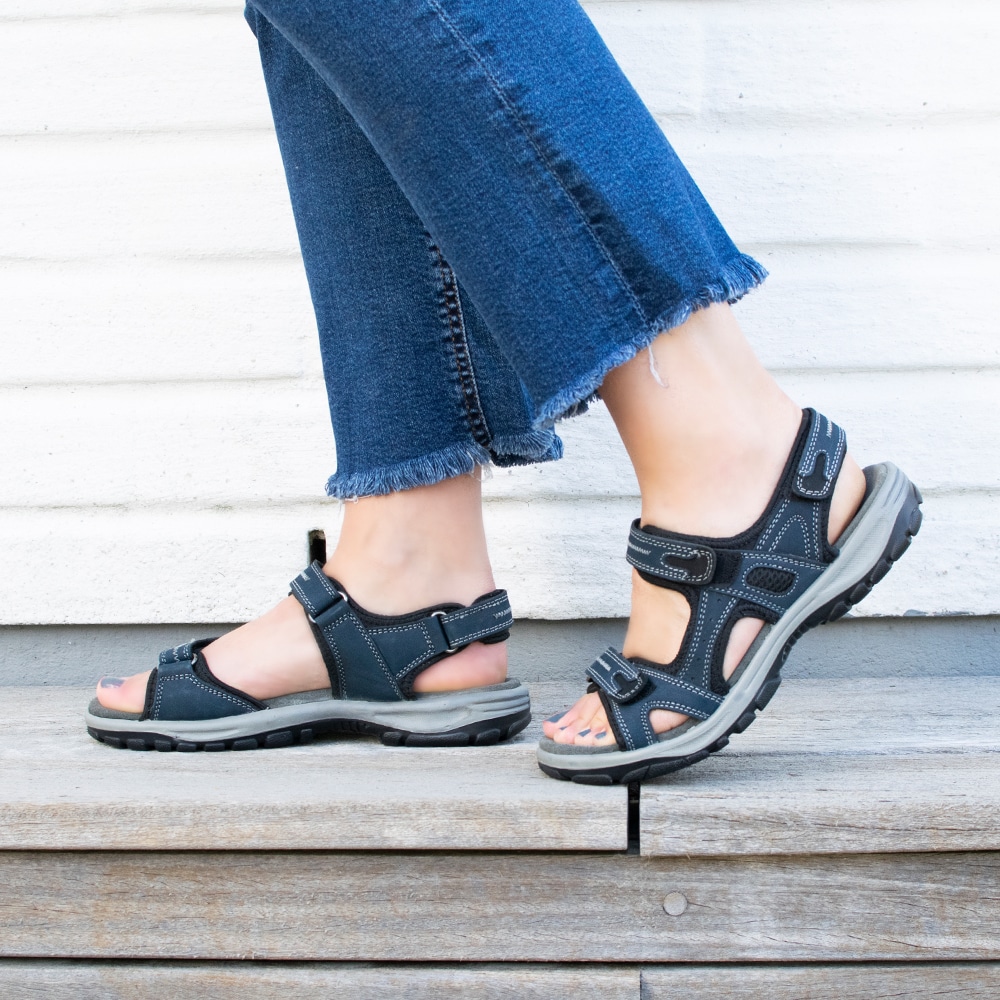 Minfot-Torekov-Nubuck-Navy-sommarsandal.jpg