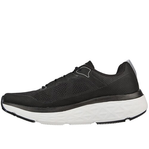 Skechers-Max-Cushioning-Delta-Black-White-löparskor.jpg