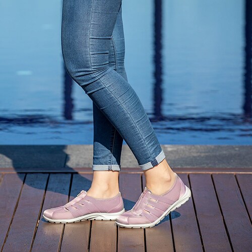 bekväma-skor-CC-Resorts-Casual-Blush-Satin.jpg