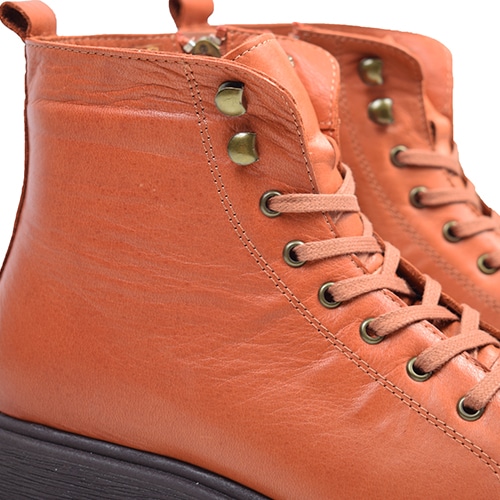 cera-rust-boots-flawless-walk.jpg
