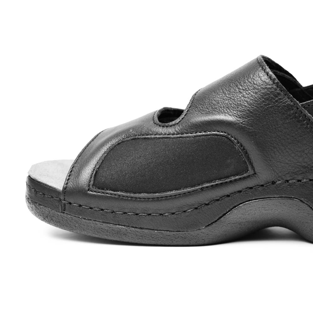 embla-ingrid-svart-sandal-med-hälrem.jpg