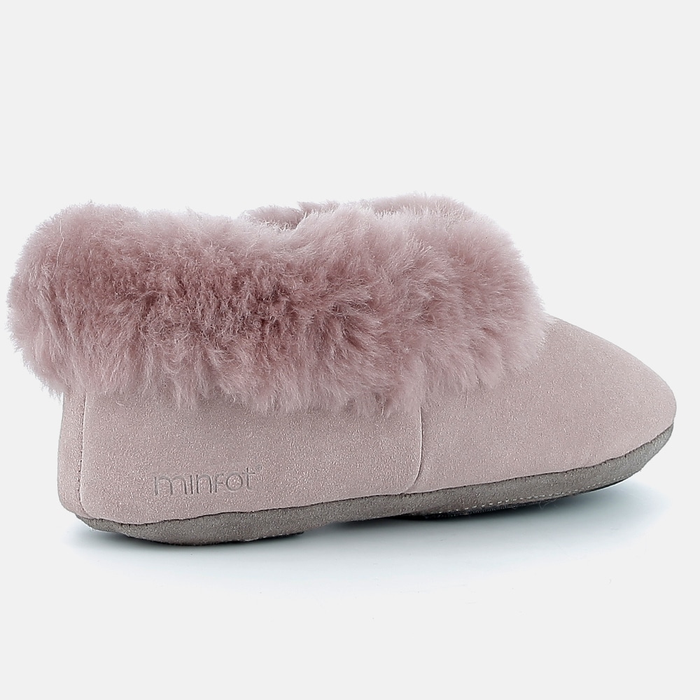 fluffiga-rosa-fårskinnstofflor-Minfot-Lounge-Opal.jpg