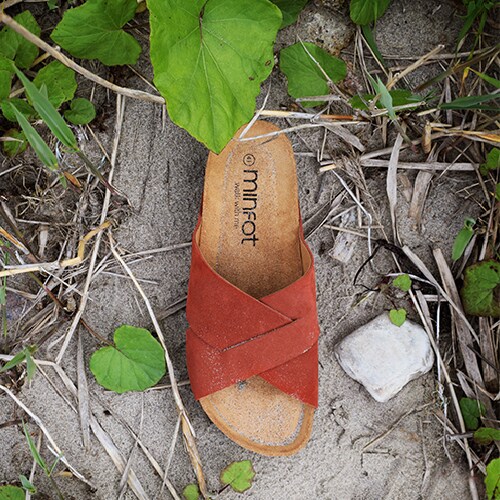 fotriktiga-sandaler-mocka-tulip-minfot-rust.jpg