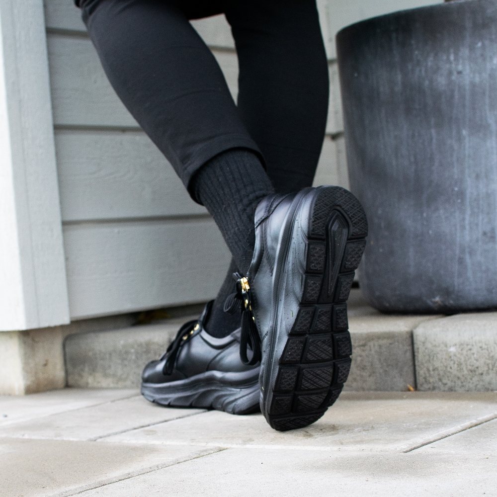fotriktiga-skor-Charlotte-Sneakers-Chunky-Black.jpg