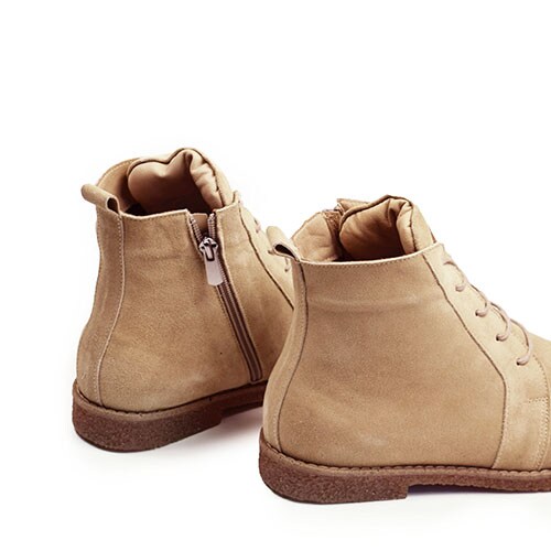 fotriktiga-skor-dam-boots-mocka-camel.jpg