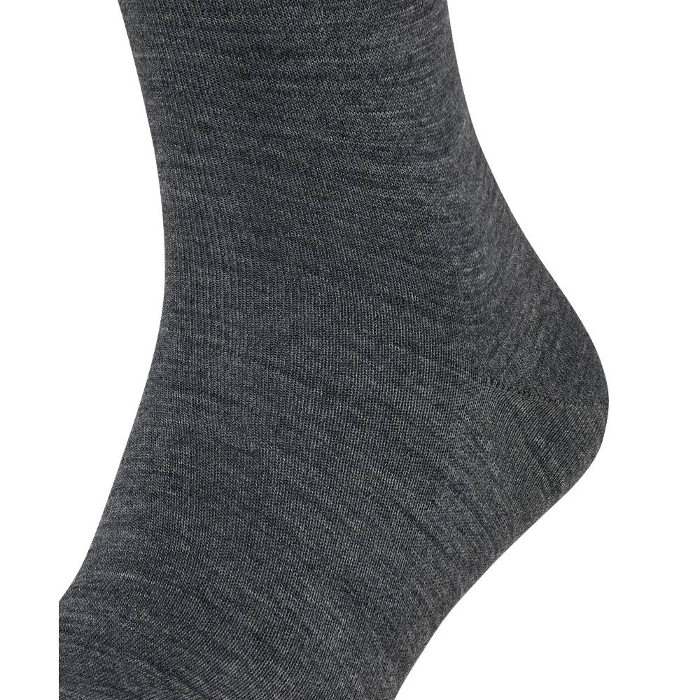 merino-ull-strumpor-airport-falke-grå.jpg