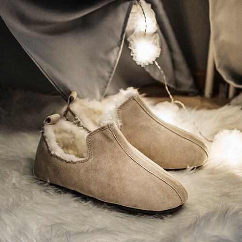 minfot-Fluffy-sand-fårskinnstofflor.jpg
