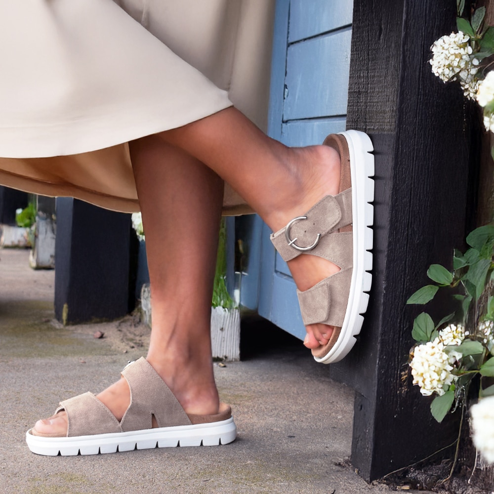 mjuka-damsandaler-minfot-abby-taupe.jpg
