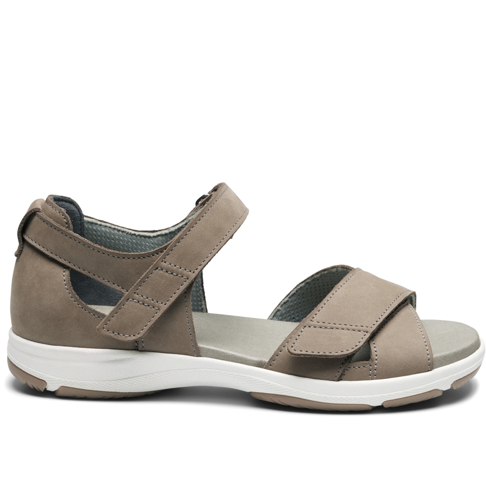 new-feet-breda-sandaler-med-hälkappa-beige.jpg