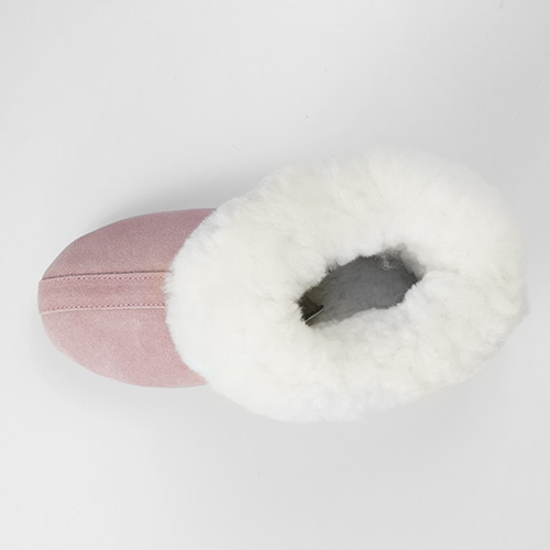 rosa-fårskinnstofflor-cosy-minfot.jpg