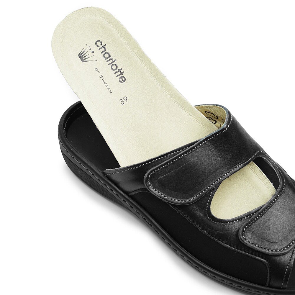 sandaler-med-löstagbar-fotbädd-Charlotte-Jasmi-Black.jpg