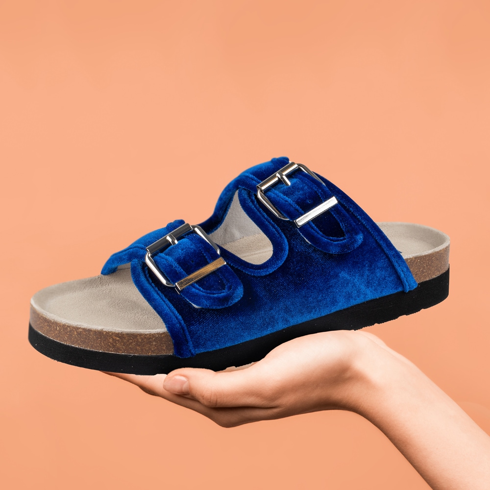 sköna-marie-blå-sandaler-sammet-adele.jpg