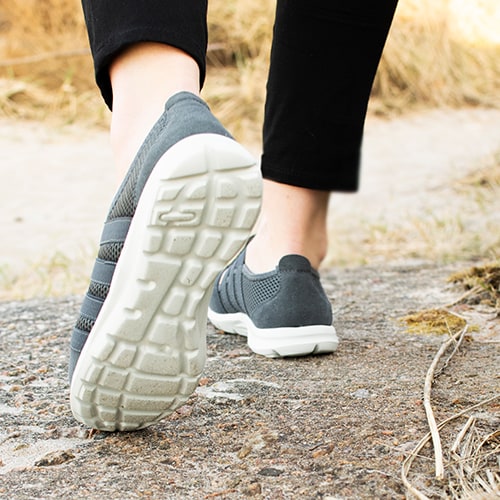 skor-med-löstagbar-fotbädd-CC-Resorts-Casual-Charcoal-gråa.jpg
