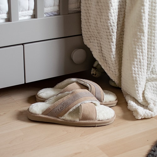 slip-in-fårskinnstoffel-minfot-beige.jpg