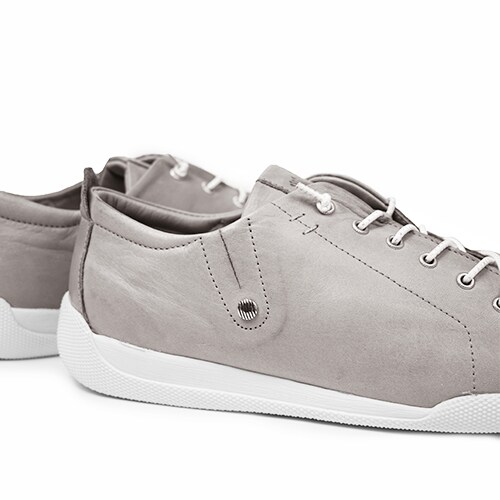 sneakers-dam-charlotte-of-sweden-silvergrey.jpg