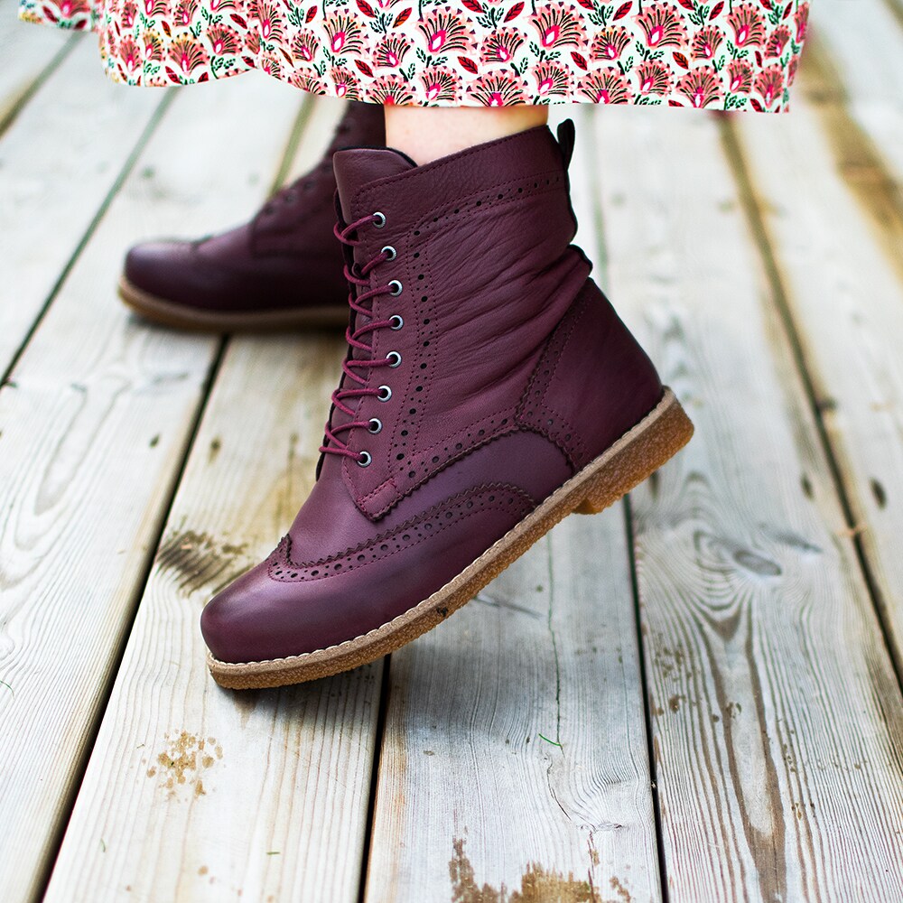 snygga-boots-Charlotte-boots-brogue-burgundy.jpg