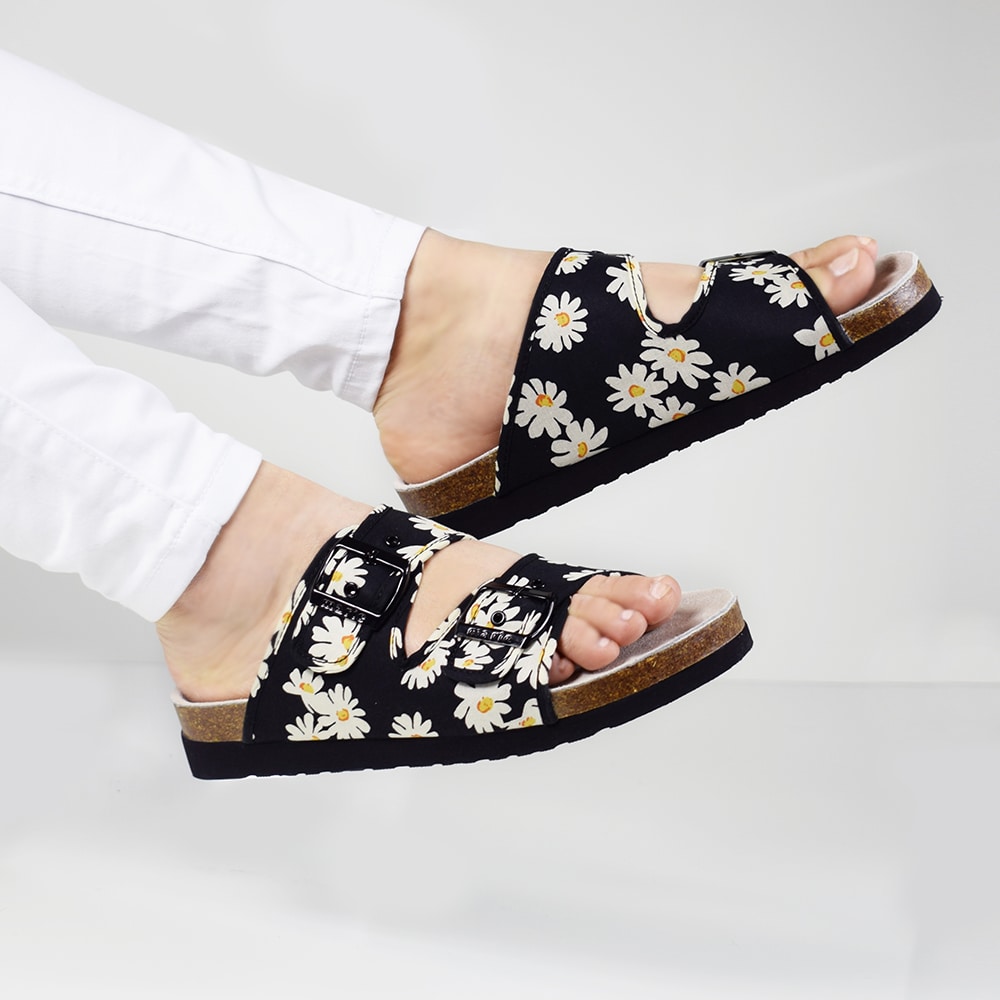 svarta-sandaler-med-blommor-Sköna-marie-Ellie-Black-Multi.jpg
