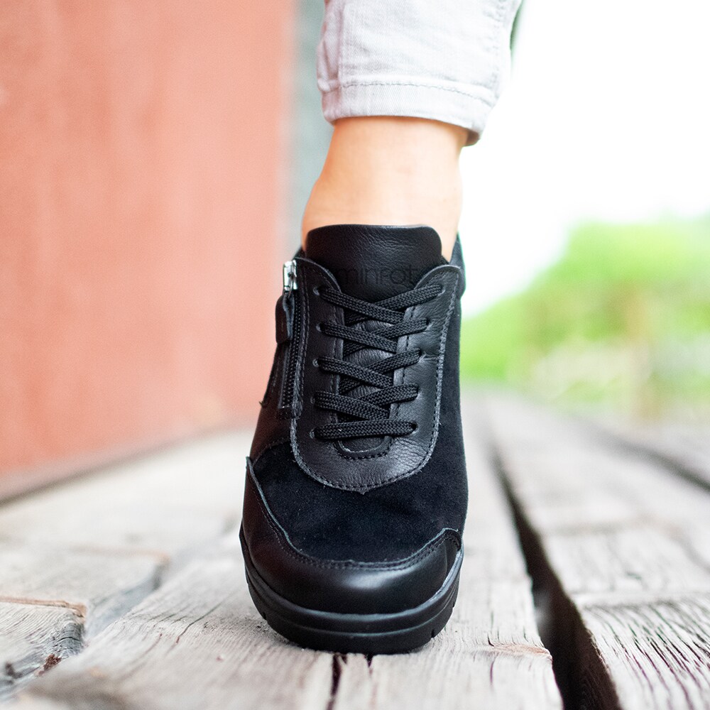 svarta-sneakers-Minfot-Elin-Stretch-Svart.jpg