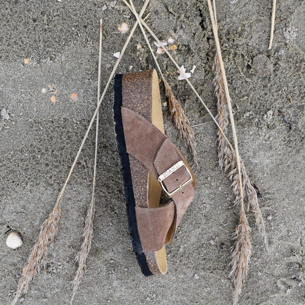 vackra-sandaler-Minfot-Lily-Suede-Latte.jpg