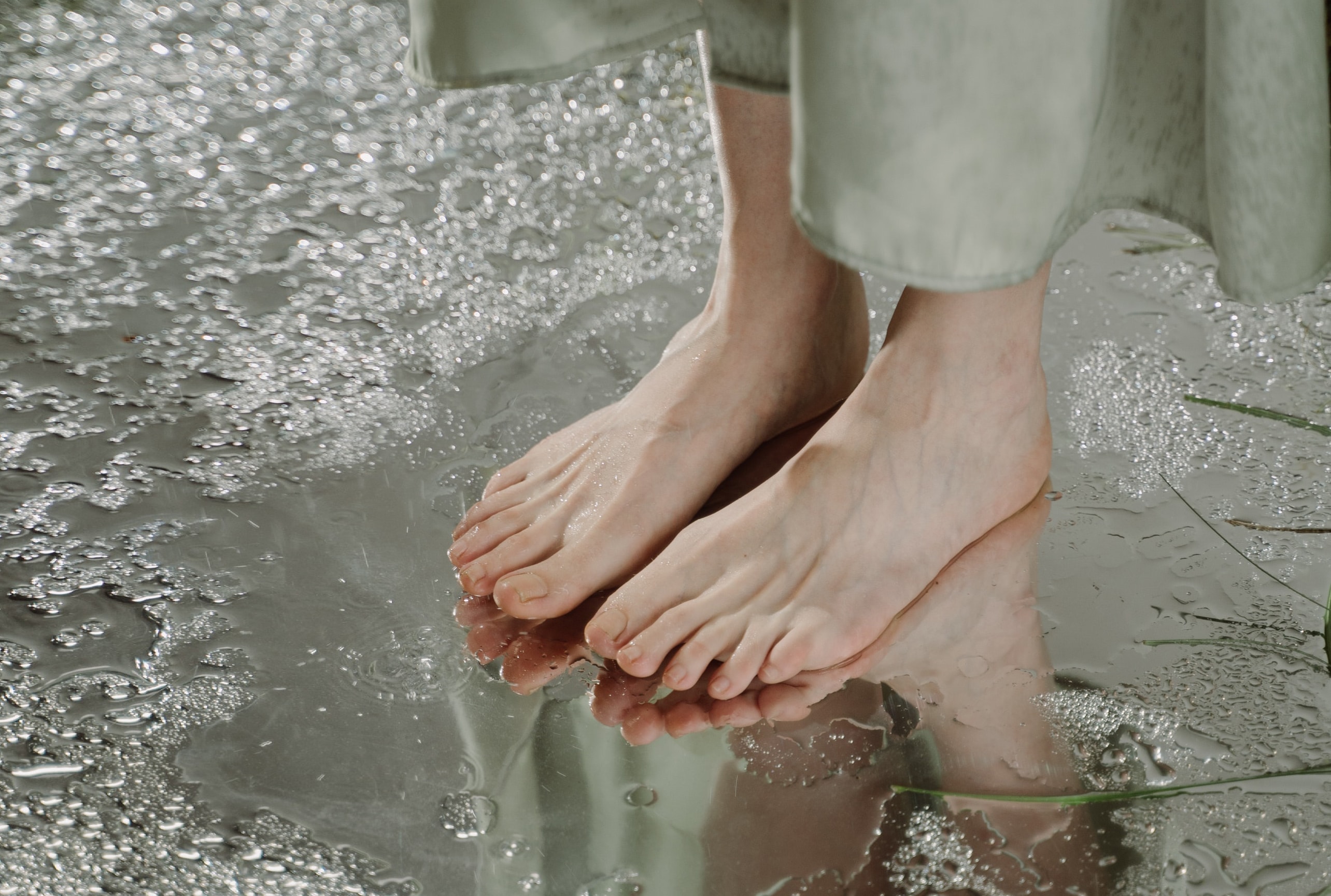 Vad kan man göra åt svettiga fötter? 