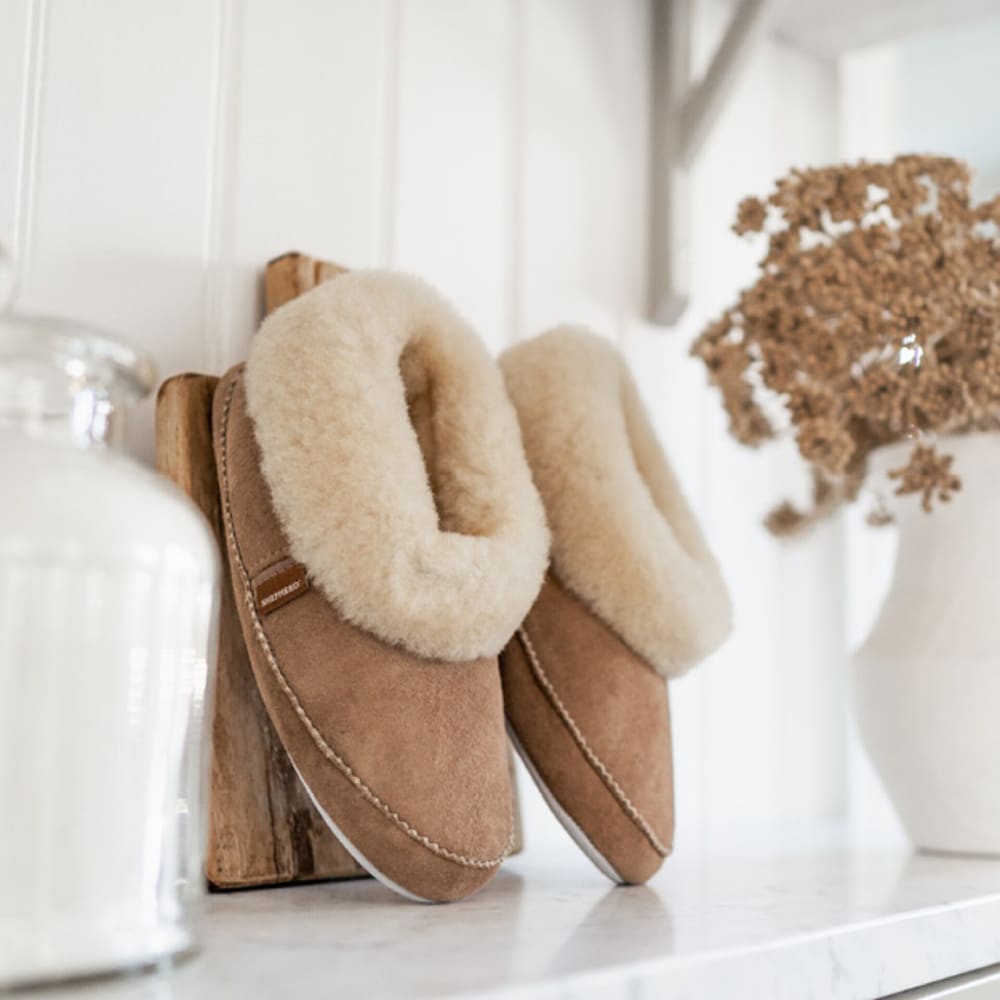 Shepherd emmy deals slippers