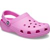 Crocs-classic-badtofflor-taffy-pink.jpg